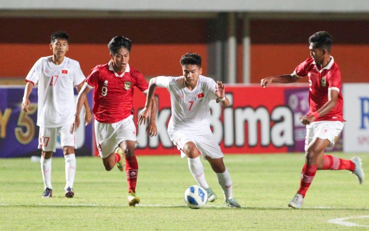 hom nay, u16 viet nam tranh ngoi vo dich Dong nam A voi u16 indonesia hinh anh 1