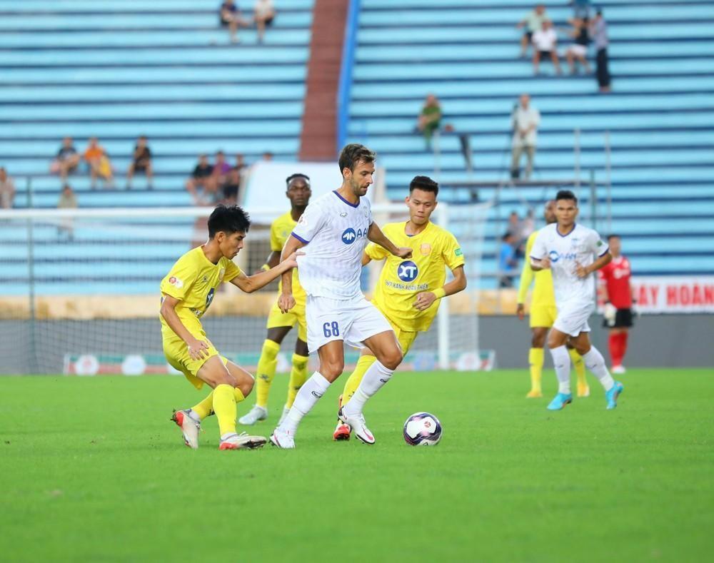 Vòng 12 V-League: Sông Lam Nghệ An và những hy vọng mới ảnh 1