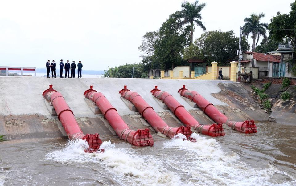Nông dân huyện Mê Linh tích cực xuống đồng sản xuất đầu năm