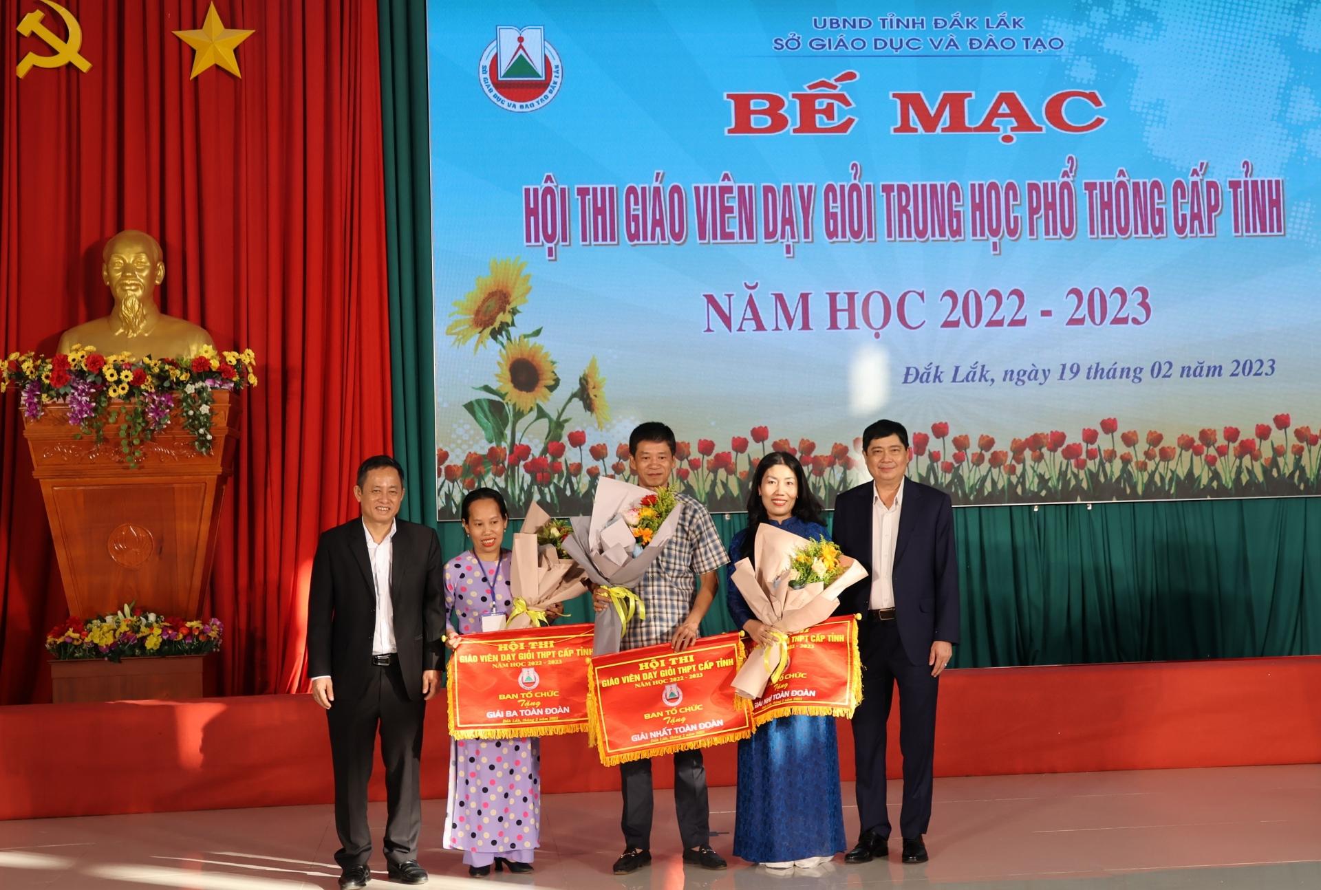 giải Nhất toàn đoàn thuộc về Trường THCS và THPT Đông Du (TP. Buôn Ma Thuột), giải Nhì thuộc về Trường THPT Chuyên Nguyễn Du (TP. Buôn Ma Thuột), giải Ba thuộc về Trường THPT Ea Rốk (huyện Ea Súp);