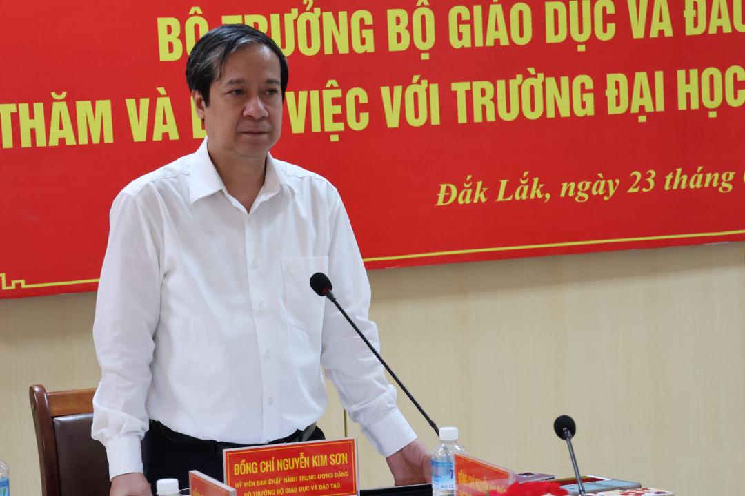 Nguyễn Kim Sơn, Uỷ viên Trung ương Đảng, Bộ trưởng Bộ GD-ĐT
