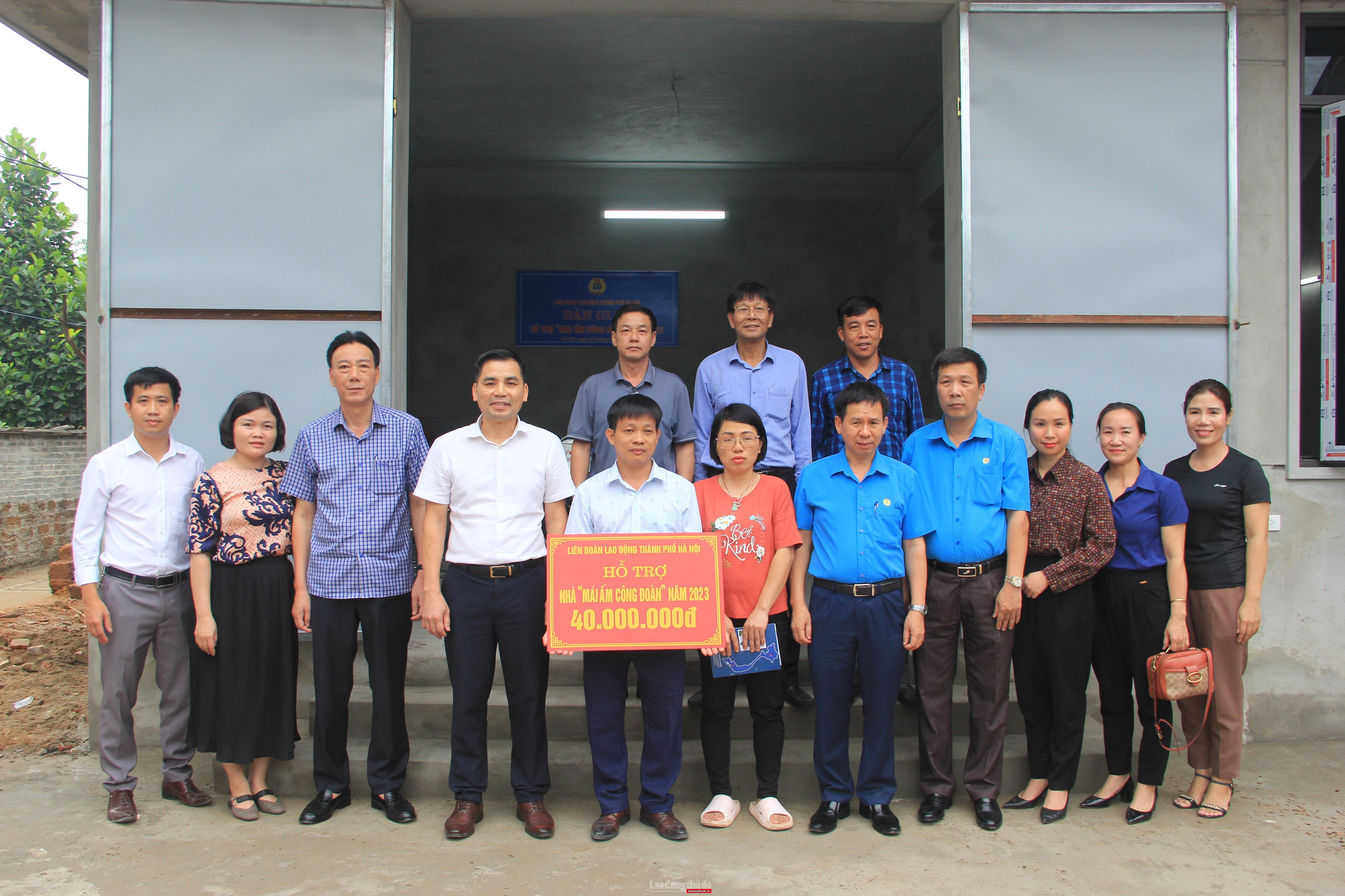 Trao hỗ trợ “Mái ấm Công đoàn” cho đoàn viên khó khăn ngành Nông nghiệp