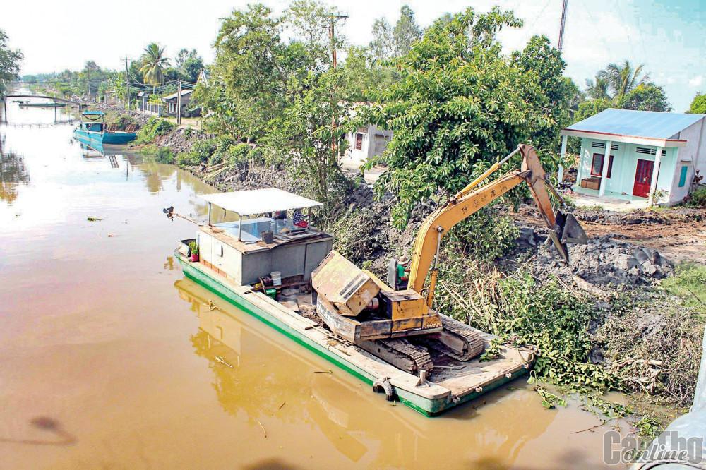 Công trình thủy lợi mùa khô được triển khai thực hiện ở huyện Vĩnh Thạnh, TP Cần Thơ.