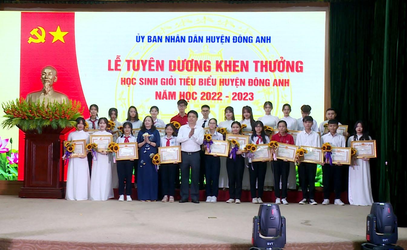 Đông Anh: Tuyên dương 130 học sinh giỏi tiêu biểu