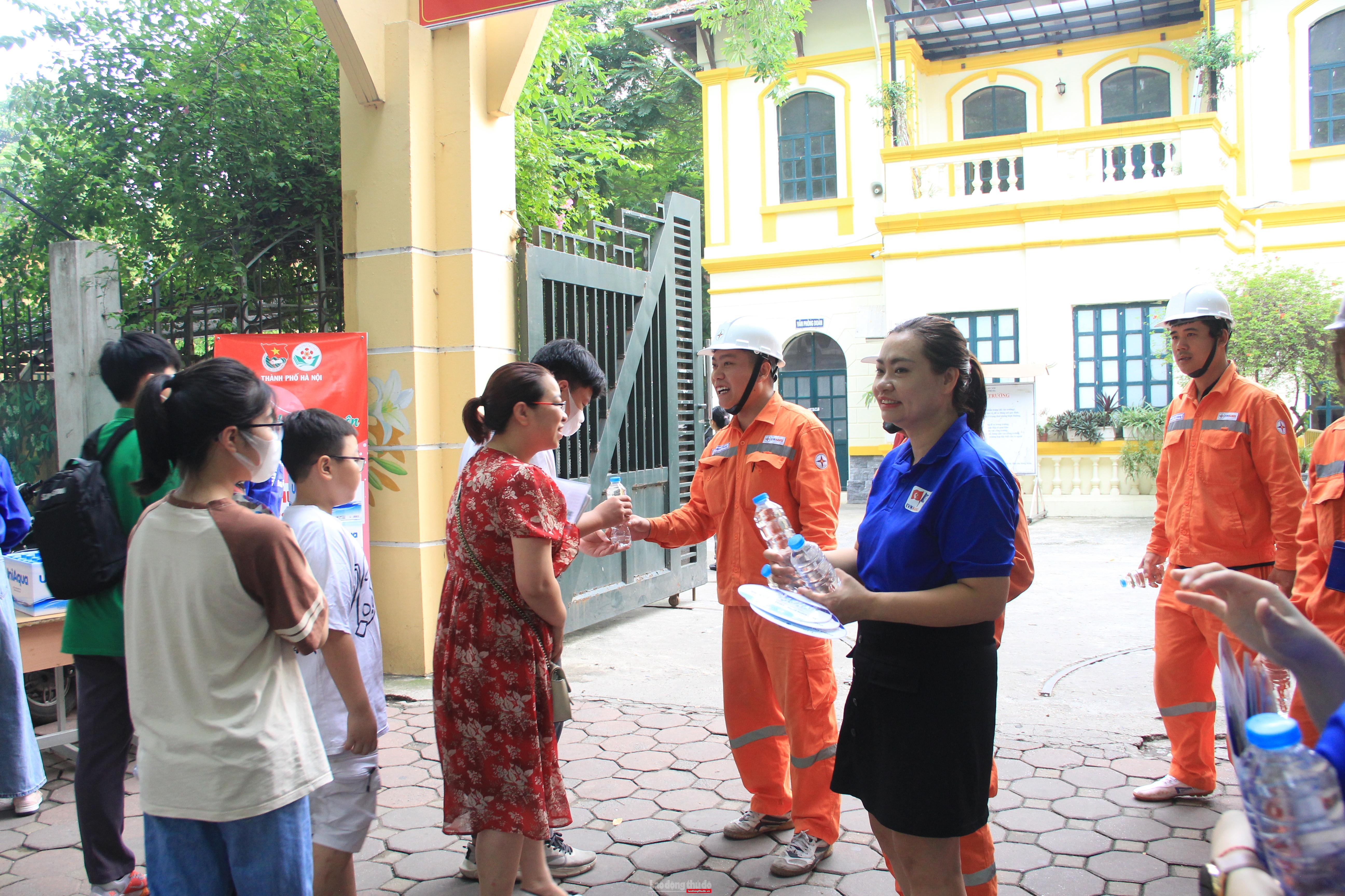 Hà Nội: Thí sinh hồi hộp bước vào môn thi Ngữ Văn