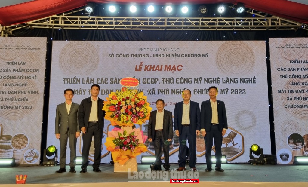 Khai mạc Triển lãm sản phẩm OCOP, thủ công mỹ nghệ huyện Chương Mỹ 2023