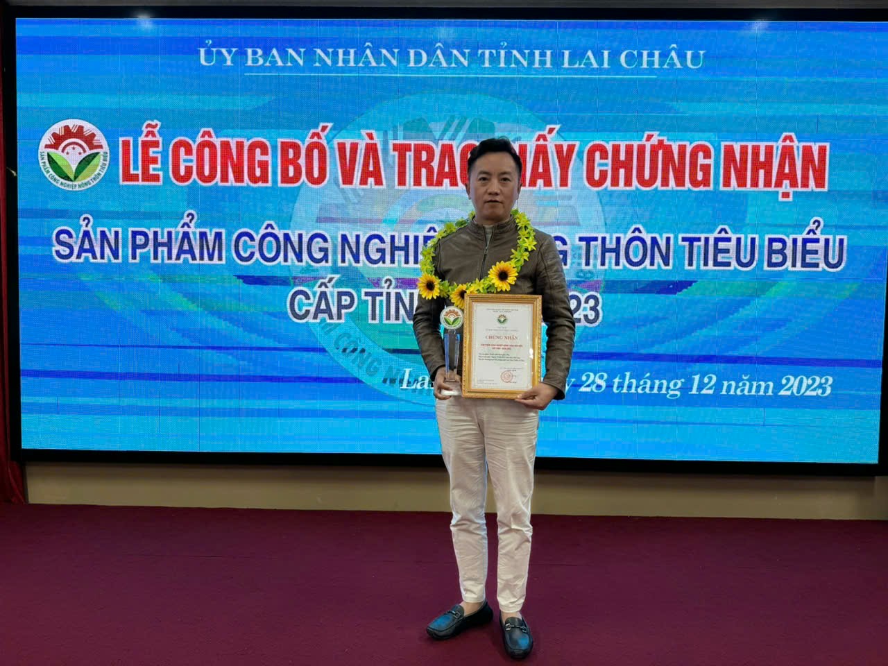 Thuốc chữa bệnh gan A Súa được công nhận là sản phẩm công nghiệp nông thôn tiêu biểu tỉnh Lai Châu năm 2023 - Ảnh 4.