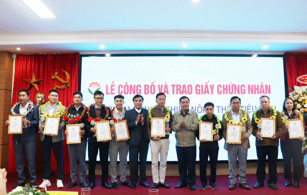 Thuốc chữa bệnh gan A Súa được công nhận là sản phẩm công nghiệp nông thôn tiêu biểu tỉnh Lai Châu năm 2023 - Ảnh 3.