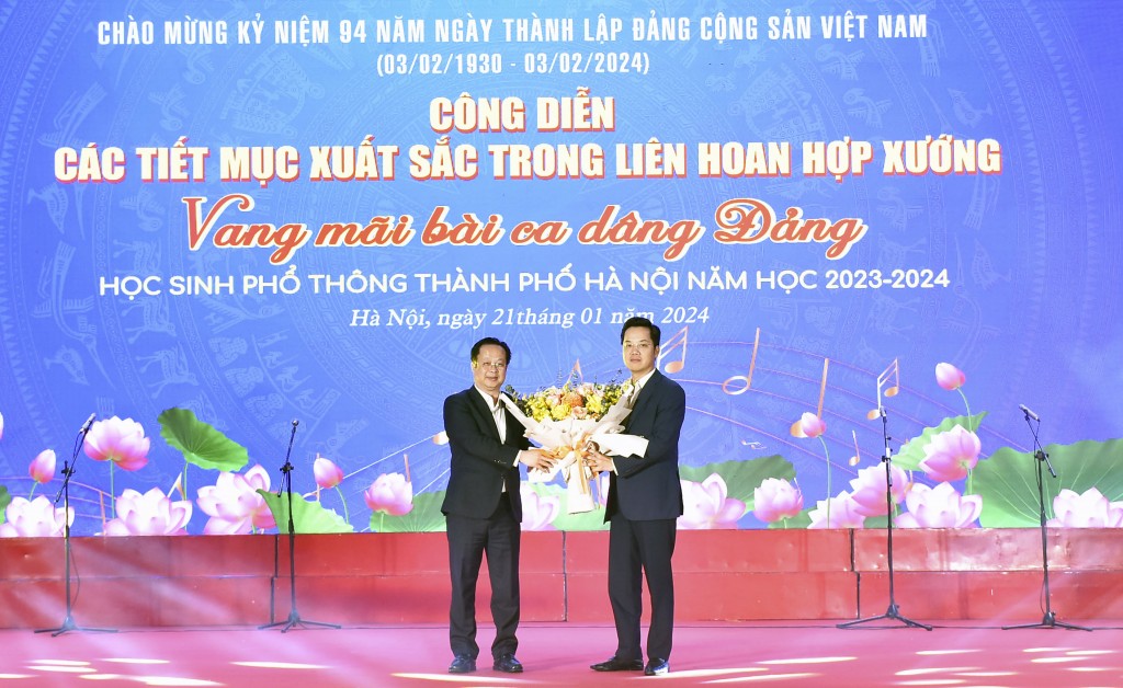 Sôi động công diễn hợp xướng học sinh phổ thông Thành phố năm học 2023 - 2024