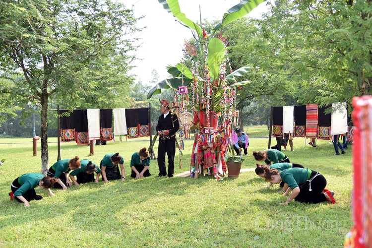 Lễ Then Kin Pang: Sự kết hợp hài hòa giữa âm nhạc và diễn xuất