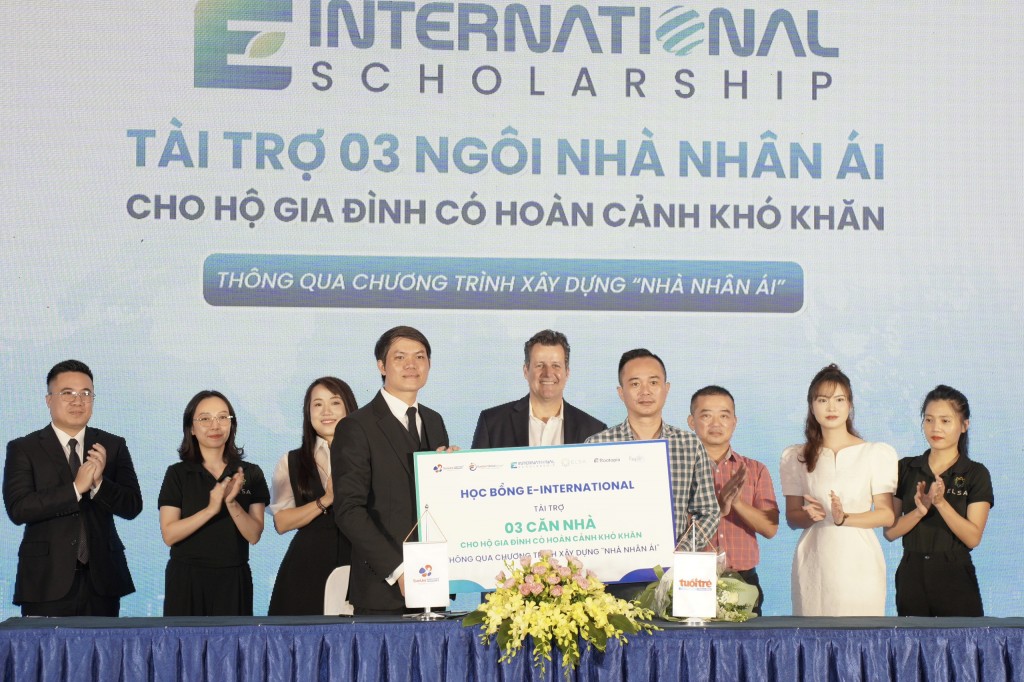 Học bổng E-International nâng cao kỹ năng tiếng Anh cho học sinh, sinh viên