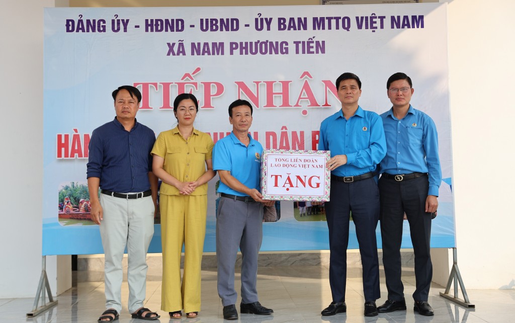 Hỗ trợ 1 tỷ đồng cho lao động bị ảnh hưởng bởi bão lũ