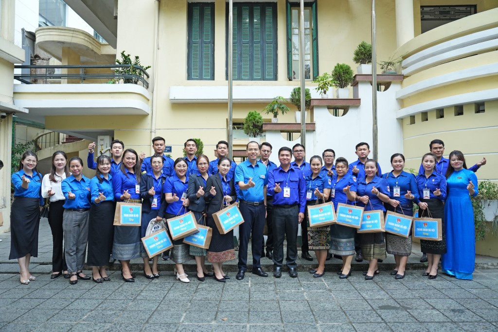 Tiếp nối và phát huy truyền thống quan hệ đặc biệt Hà Nội - Viêng Chăn Tiếp nối và phát huy truyền thống quan hệ đặc biệt Hà Nội - Viêng Chăn