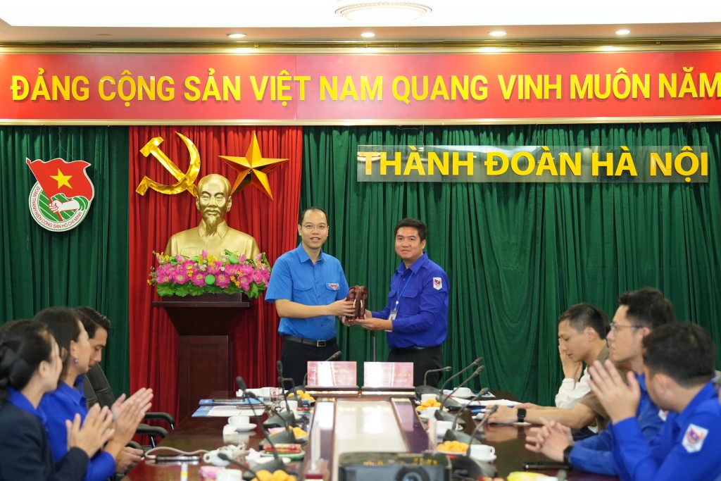 Tiếp nối và phát huy truyền thống quan hệ đặc biệt Hà Nội - Viêng Chăn Tiếp nối và phát huy truyền thống quan hệ đặc biệt Hà Nội - Viêng Chăn