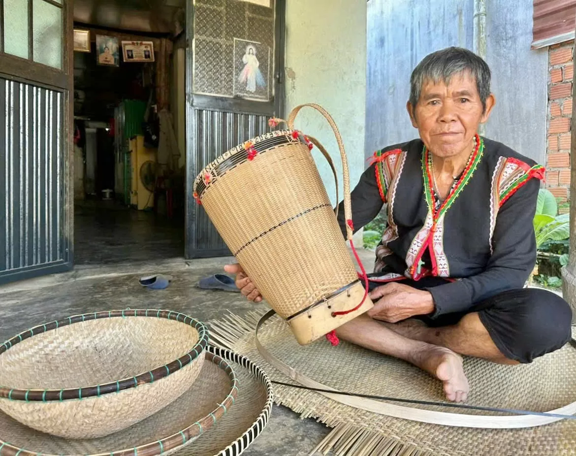 Kon Tum: Người Xơ Đăng bảo tồn nghề đan lát truyền thống