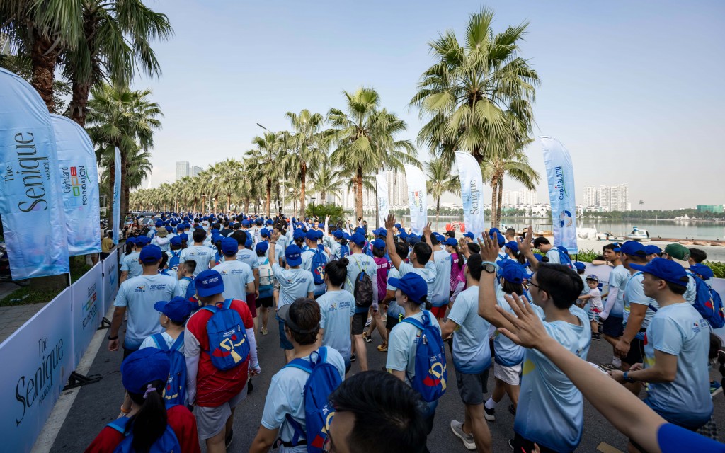 Người tham dự hòa mình vào cung đường 2km và 5km trong không gian tươi mát.