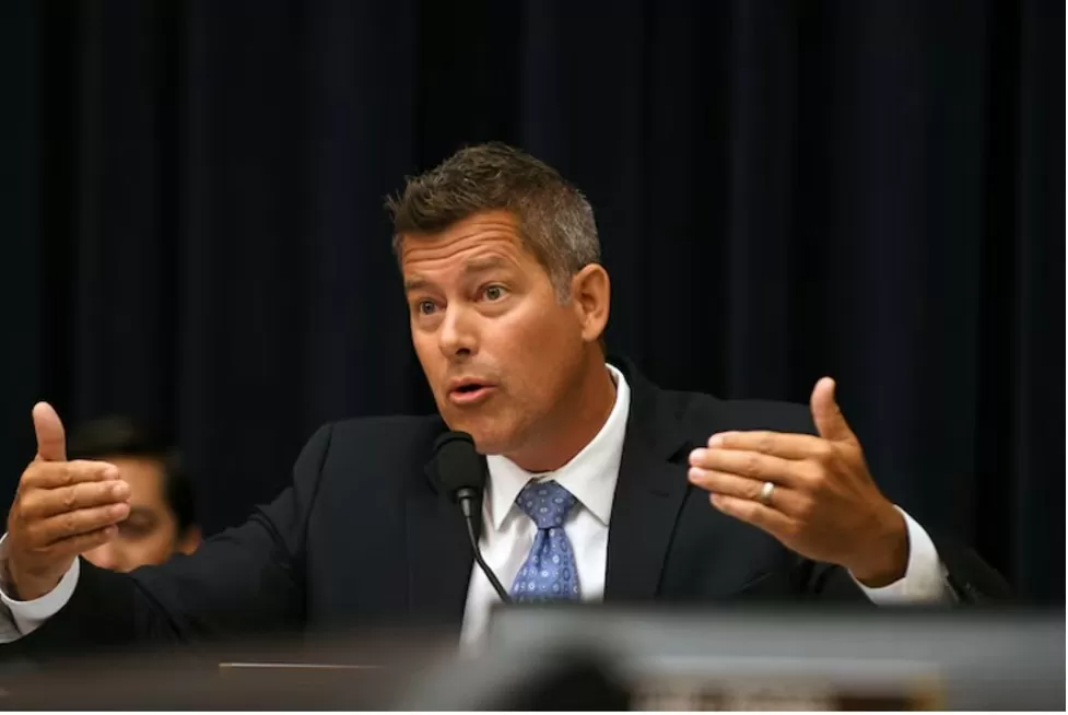 Hạ nghị sĩ Sean Duffy, đảng Cộng hòa - bang Wisconsin, chất vấn Chủ tịch Cục Dự trữ Liên bang Jerome Powell trong phiên điều trần trước Ủy ban Dịch vụ Tài chính Hạ viện về