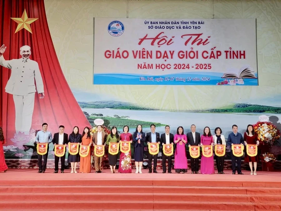 Khai mạc Hội thi Giáo viên dạy giỏi cấp tỉnh năm học 2024-2025.