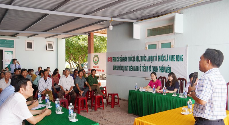 Trung tâm Kiểm soát bệnh tật tỉnh Quảng Bình truyền thông về phòng chống tác hại thuốc lá cho người dân. images788631-dsc00288.jpg