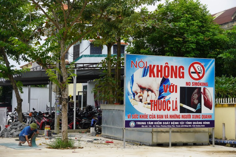 Tuyên truyền phòng chống tác hại thuốc lá trực quan qua các pa nô, khẩu hiệu, images800242-z6094951205277-f87d38738cb928a6fb6067db442e246a.jpg