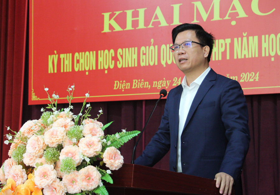 Phó Chủ tịch Thường trực UBND tỉnh Điện Biên Phạm Đức Toàn phát biểu tại buổi lễ. hsg-3.jpg