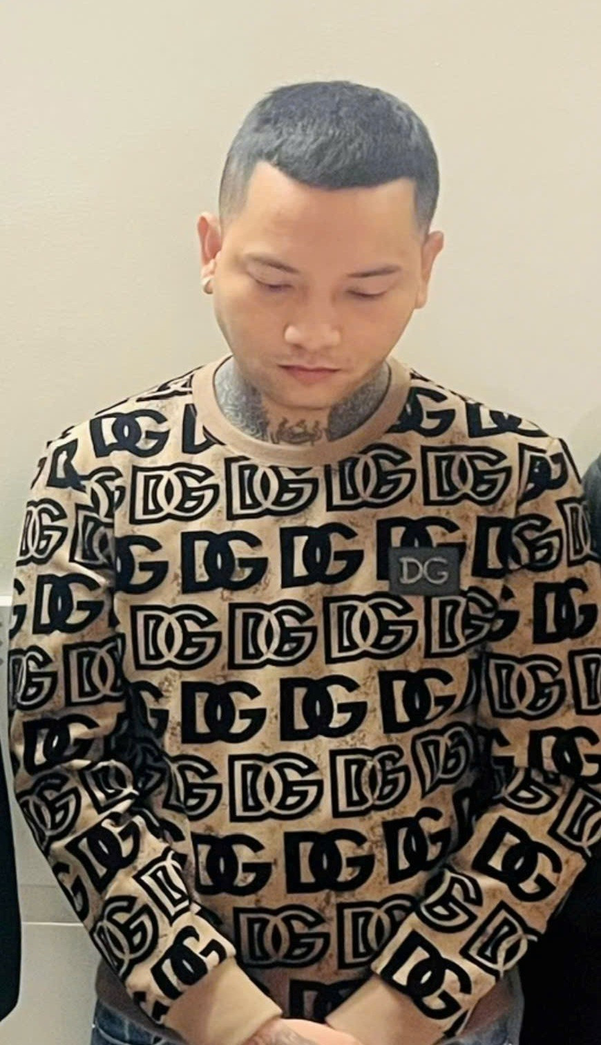 Phan Đình Kiểm được giao "nhiệm vụ" đi giao trang và thu tiền các đầu mối cấp dưới. z6168244926763-44ef1517a67c9bc0973a437dfa51f55f-8110.jpg