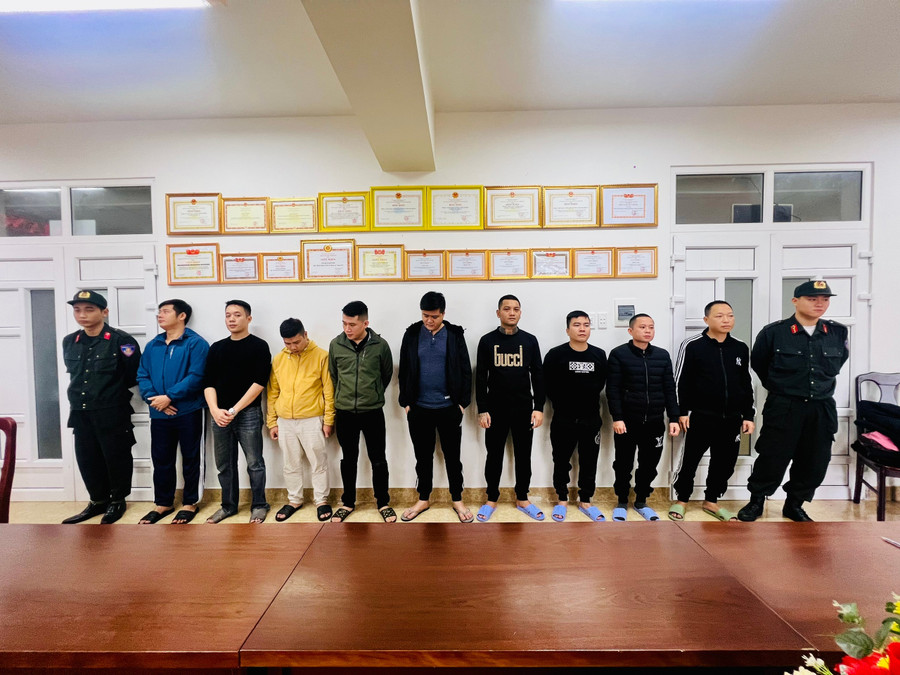 9 đối tượng bị bắt giữ trong đường dây đánh bạc hơn 300 tỷ đồng. z6168140208404-664fddcb6edefa44e7cd186651c98c59.jpg