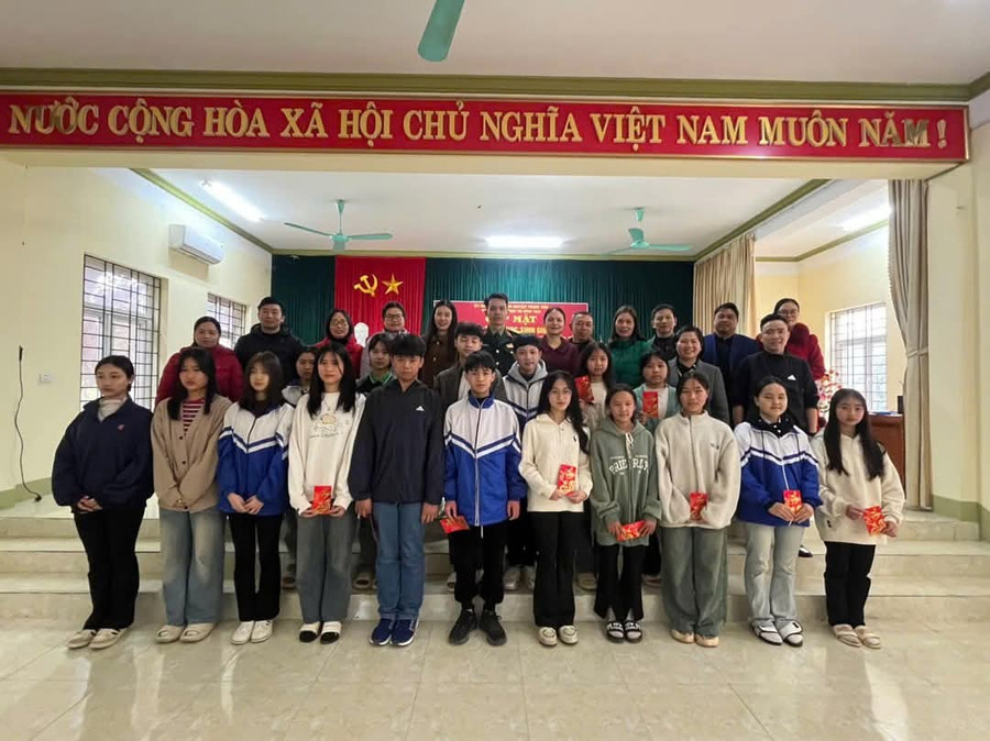 Các em học sinh tham dự kỳ thi chọn học sinh giỏi huyện Trạm Tấu. (Ảnh: ĐVCC) 1000028805.jpg