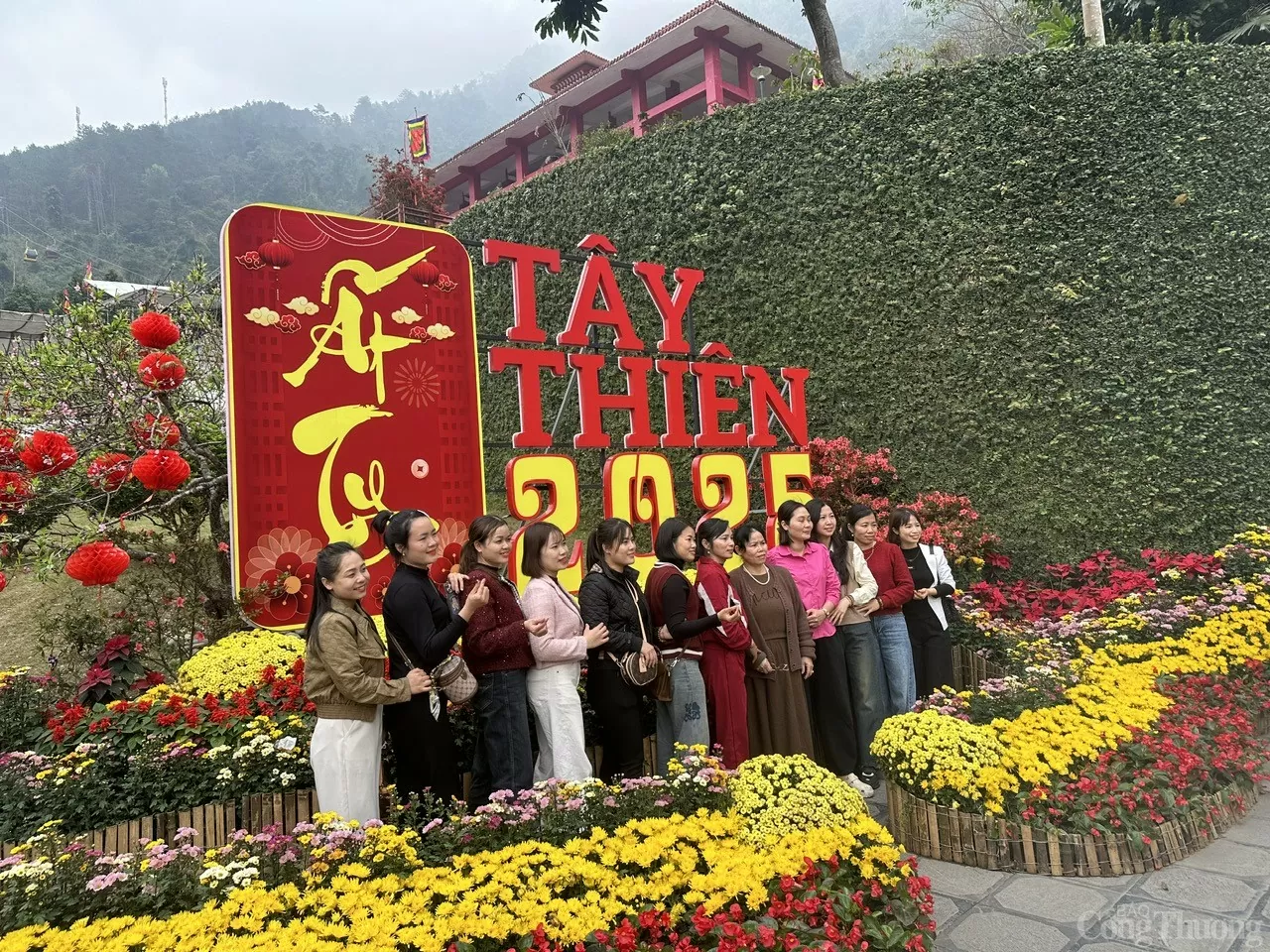 Vĩnh Phúc: Du khách nô nức trẩy hội Tây Thiên Vĩnh Phúc: Du khách nô nức trẩy hội Tây Thiên