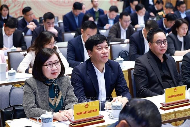 Các đại biểu tham dự Hội nghị Chính phủ với các địa phương về tăng trưởng kinh tế.( Ảnh: Dương Giang/TTXVN) thu-tuong-chu-tri-hoi-nghi-chinh-phu-voi-cac-dia-phuong-ve-tang-truong-kinh-te-5.jpg