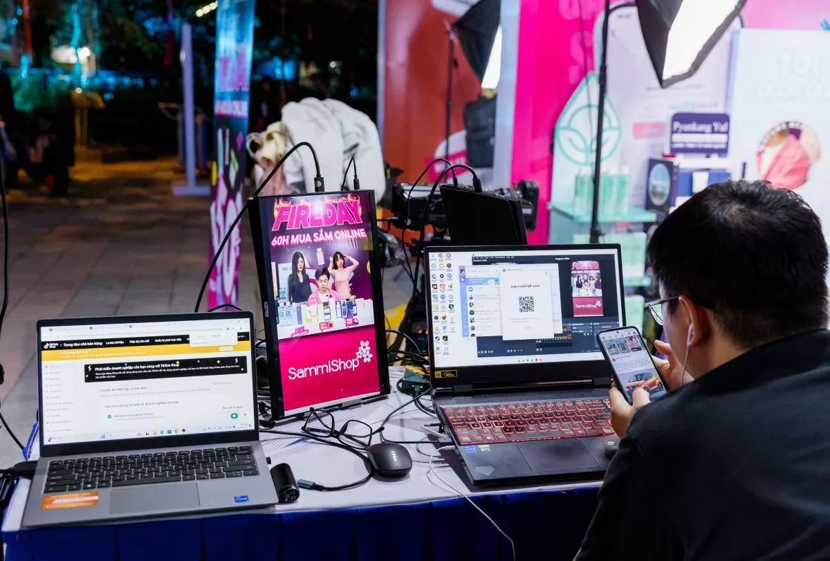 livestream bán hàng không còn là xu hướng mà đã trở thành một kênh mua sắm của giới trẻ trên các sàn thương mại điện tử livestream bán hàng không còn là xu hướng mà đã trở thành một kênh mua sắm của giới trẻ trên các sàn thương mại điện tử