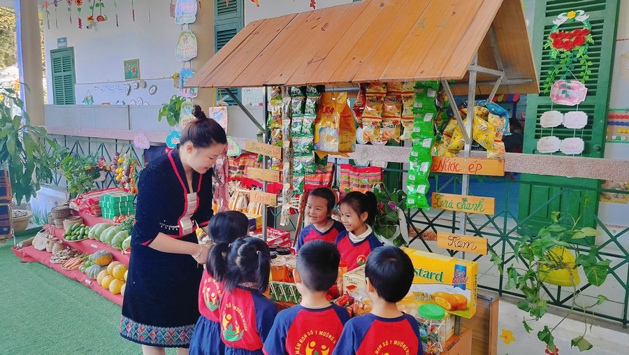 Hoạt động dạy học tại điểm trường trung tâm. muong-muong-so-1-2.jpg