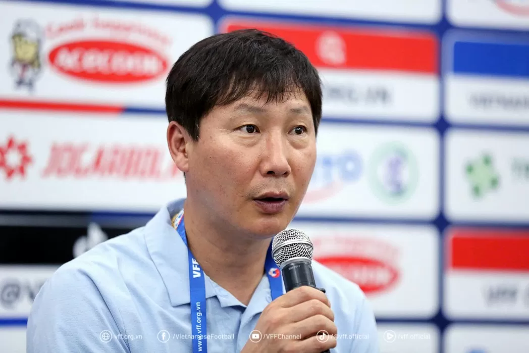 Lý do HLV Kim Sang-sik chưa hài lòng về tuyển Việt Nam