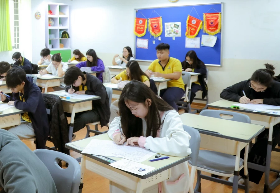 Kỳ khảo sát được tổ chức nghiêm túc như kỳ thi thật.