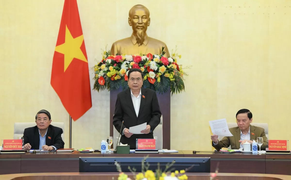 Chủ tịch Quốc hội Trần Thanh Mẫn chủ trì phiên họp thứ hai của Ban Thường vụ Đảng ủy Quốc hội về sửa đổi Hiến pháp. Ảnh Lâm Hiển Chủ tịch Quốc hội Trần Thanh Mẫn chủ trì phiên họp thứ hai của Ban Thường vụ Đảng ủy Quốc hội về sửa đổi Hiến pháp. Ảnh Lâm Hiển