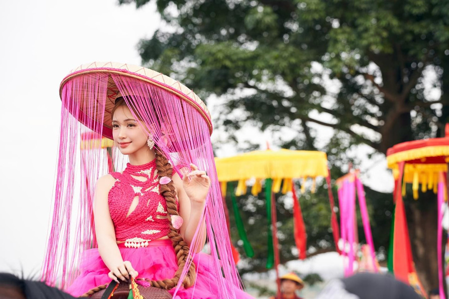 Hòa Minzy tiết lộ lý do từ chối tham gia chương trình Chị đẹp đạp gió ở Trung Quốc. hoa-minzy-3.jpg