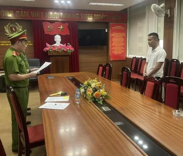 Bộ Công an khởi tố, bắt tạm giam Quang Linh Vlogs và Hằng Du Mục Bộ Công an khởi tố, bắt tạm giam Quang Linh Vlogs và Hằng Du Mục