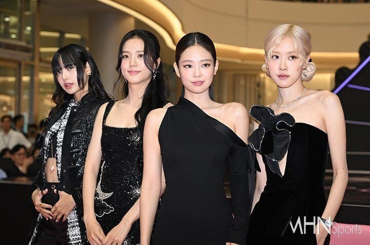 4 cô nàng của nhóm BLACKPINK. blackpink-1.jpg