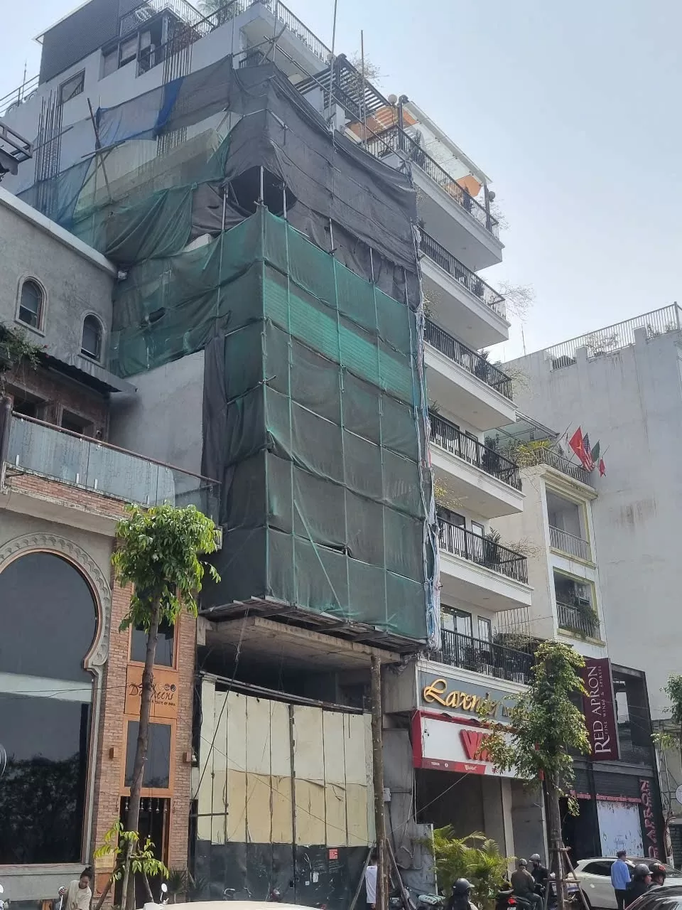 Vi phạm trật tự xây dựng tại Hà Nội: Làm sai rồi xin - một kiểu lách luật? Vi phạm trật tự xây dựng tại Hà Nội: Làm sai rồi xin - một kiểu lách luật?