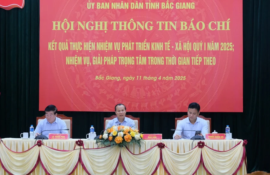Hội nghị thông tin báo chí.