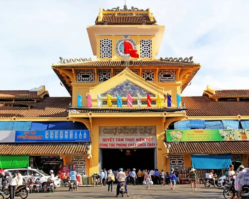 Bắt nhóm giang hồ bảo kê chợ Bình Tây, thủ đoạn như Khánh 'trắng'