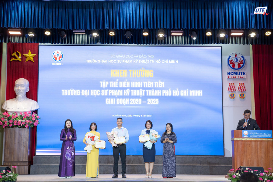 khen-thuong-1.jpg