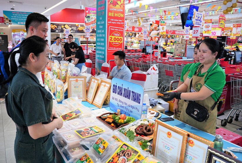 Trong lần tổ chức này, đã có 40 đơn vị OCOP tiêu biểu, uy tín với hơn 250 mẫu sản phẩm, được kỳ vọng sẽ là nơi đưa sản phẩm OCOP tiếp cận sâu tới thị trường