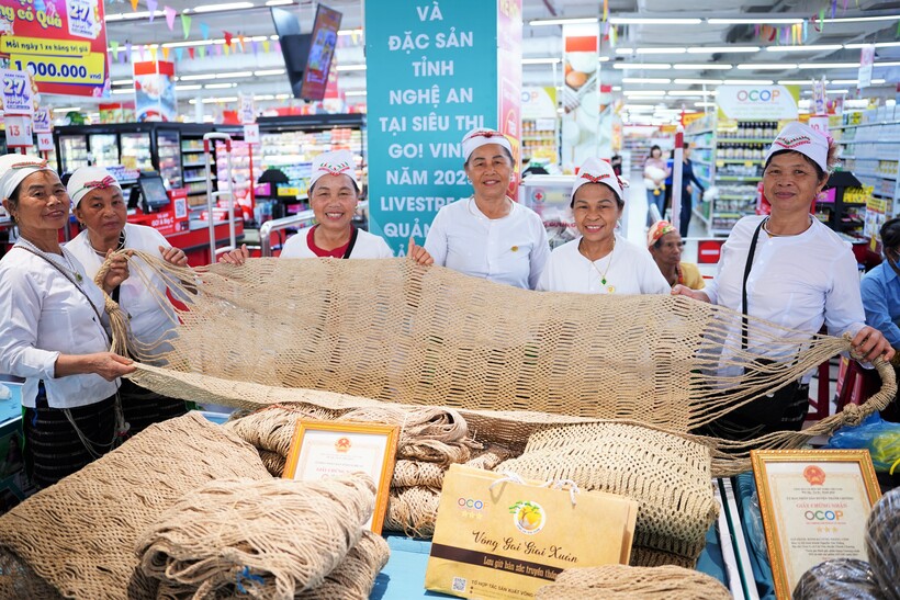 Võng gai – sản phẩm truyền thống của đồng bào Thổ ở Giai Xuân ( huyện Tân Kỳ)