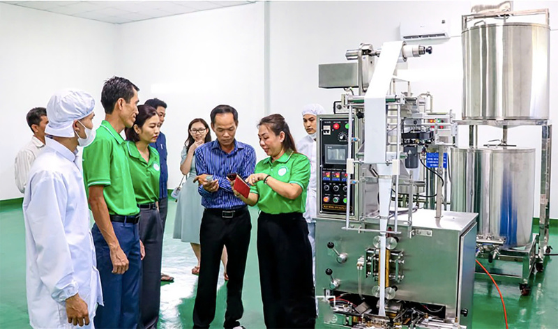 Nguồn "vốn mồi" khuyến công hỗ trợ nhiều doanh nghiệp công nghiệp nông thôn đẩy mạnh ứng dụng máy móc thiết bị tiên tiến vào sản xuất. Ảnh minh hoạ