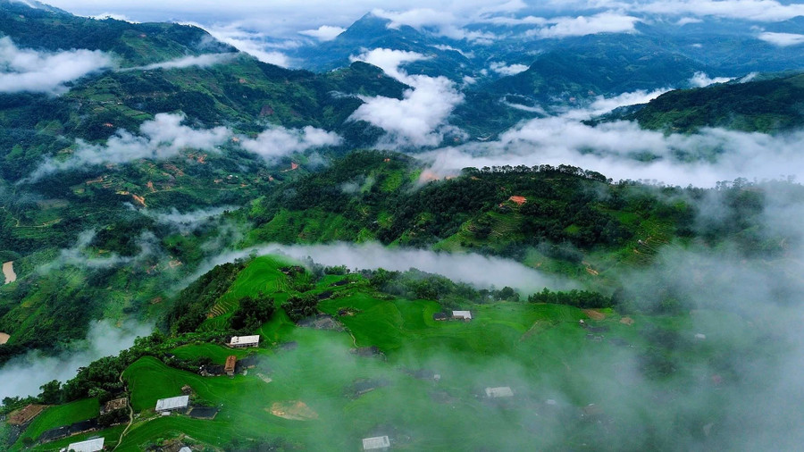 Bản Phùng (Hoàng Su Phì, Tuyên Quang), một trong những điểm đến hấp dẫn, đặc biệt đối với những người yêu thích vẻ đẹp của ruộng bậc thang. (Ảnh: Định Đặng). 1000040026.jpg