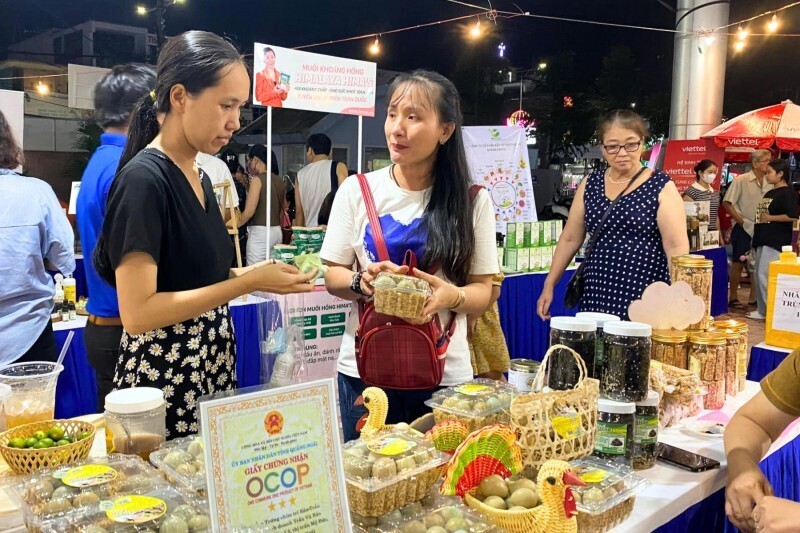 Xã Tu Mơ Rông (tỉnh Quảng Ngãi) sẽ tổ chức phiên chợ 0 đồng và có đồng để xúc tiến thương mại, tìm đầu ra cho nông sản của người dân. Ảnh: Thiên Huy