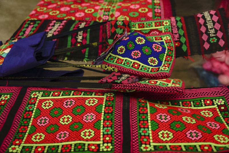 Sản phẩm vùng đồng bào dân tộc thiểu số Cao Bằng có nét đặc trưng và giá trị văn hoá riêng (Ảnh: Mai Ngọc)