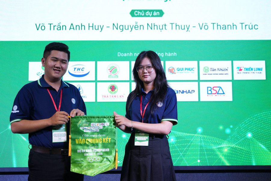 Dự án "BTE04-Thức ăn chăn nuôi từ bột vỏ sầu riêng lên men và phụ phẩm địa phương" lọt vào vòng chung kết cuộc thi Khởi nghiệp Xanh 2025. Dự án "BTE04-Thức ăn chăn nuôi từ bột vỏ sầu riêng lên men và phụ phẩm địa phương" lọt vào vòng chung kết cuộc thi Khởi nghiệp Xanh 2025.