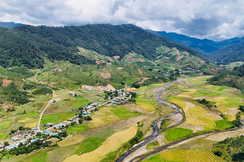 Làng Xốp Dùi (xã Xốp, tỉnh Quảng Ngãi) nhìn từ trên cao. Ảnh: N.Ngọc